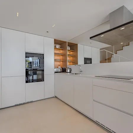 Aquasuites Luxury B08 Apartment *